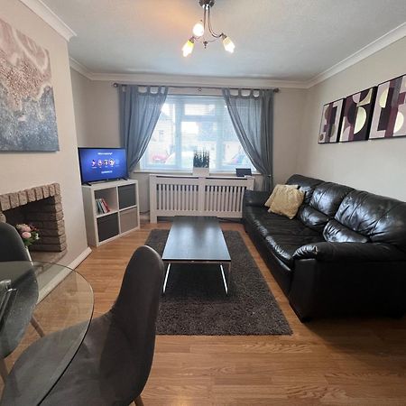 Croydon Apartment With Parking Londyn Zewnętrze zdjęcie